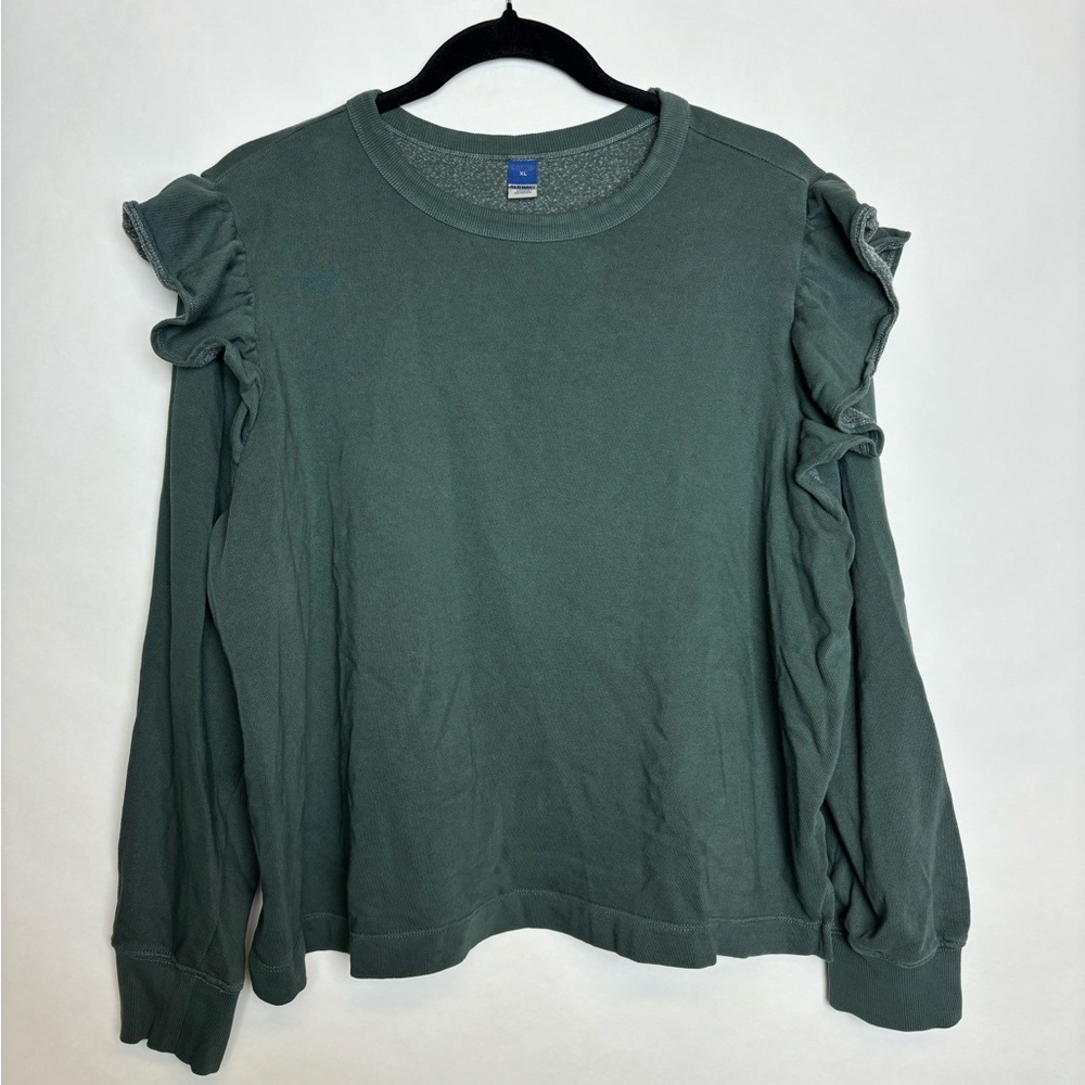 Crew neck with fun sleeves